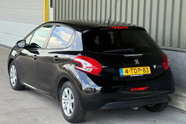 Peugeot 208 (2014) thumbnail 6