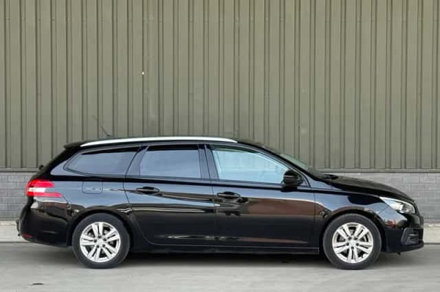 Peugeot 308 (2018) thumbnail 3