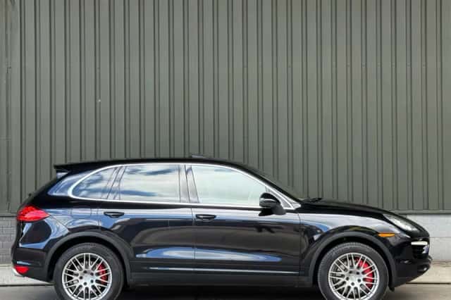 Porsche Cayenne (2012) thumbnail 4