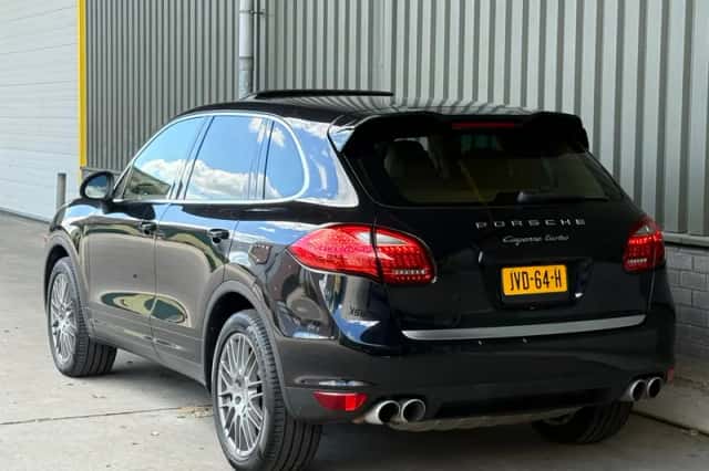 Porsche Cayenne (2012) thumbnail 6