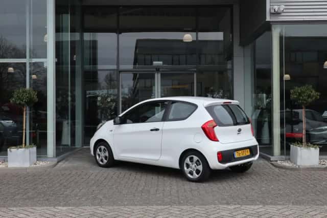 Kia Picanto (2012) thumbnail 4