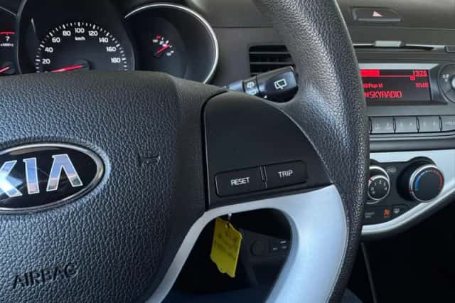 Kia Picanto (2015) thumbnail 6