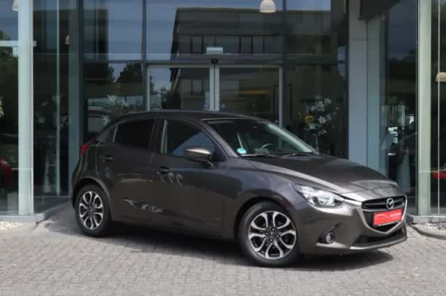 Mazda 2 (2016) thumbnail 1