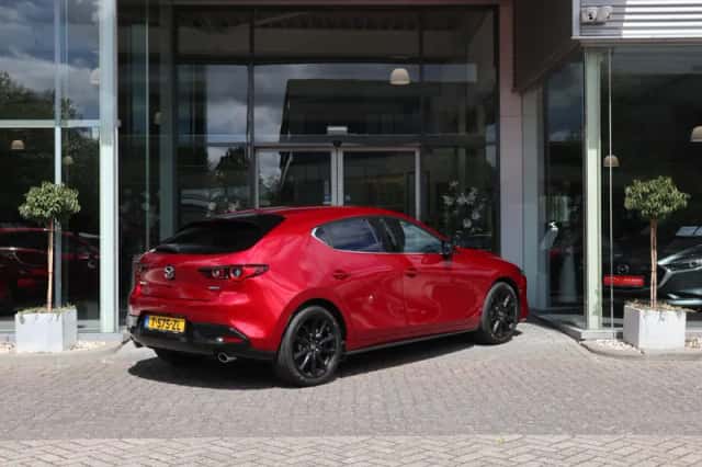 Mazda 3 (2023) thumbnail 5