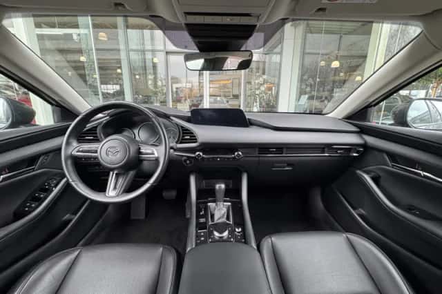 Mazda 3 (2022) thumbnail 6