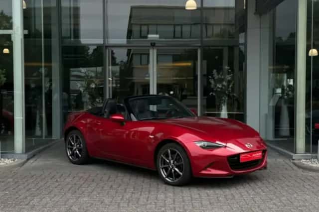Mazda MX-5 (2015) thumbnail 1