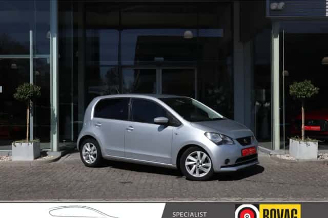 SEAT Mii (2015) thumbnail 2