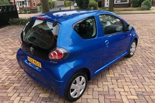 Toyota Aygo (2010) thumbnail 4