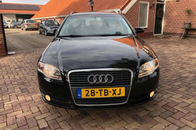 Audi A4 (2006) thumbnail 2