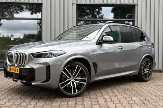 BMW X5 (2025) thumbnail 1