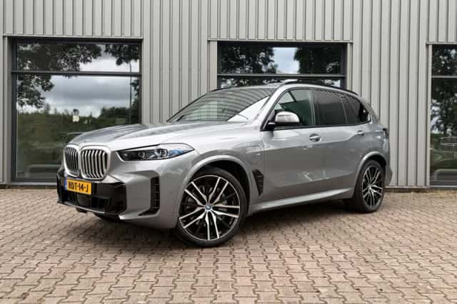 BMW X5 (2025) thumbnail 2
