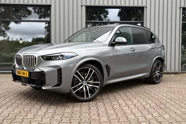BMW X5 (2025) thumbnail 3