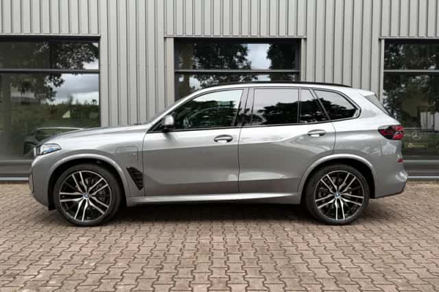 BMW X5 (2025) thumbnail 4