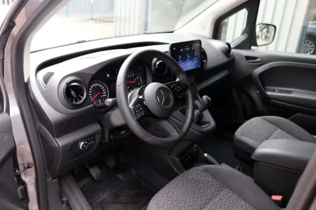Mercedes-Benz Citan (2024) thumbnail 3