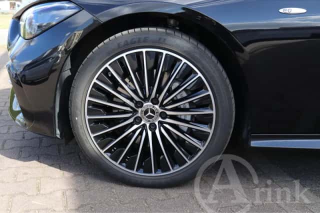 Mercedes-Benz CLE (2024) thumbnail 3