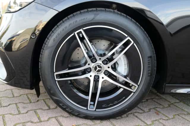 Mercedes-Benz E-Klasse (2024) thumbnail 4
