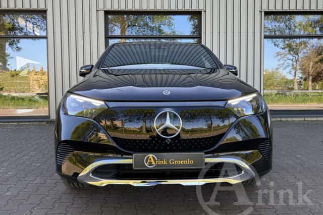 Mercedes-Benz EQE (2024) thumbnail 4