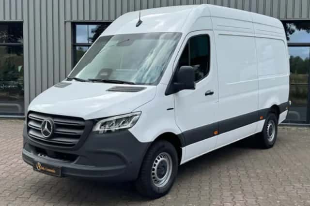 Mercedes-Benz eSprinter (2025) thumbnail 1