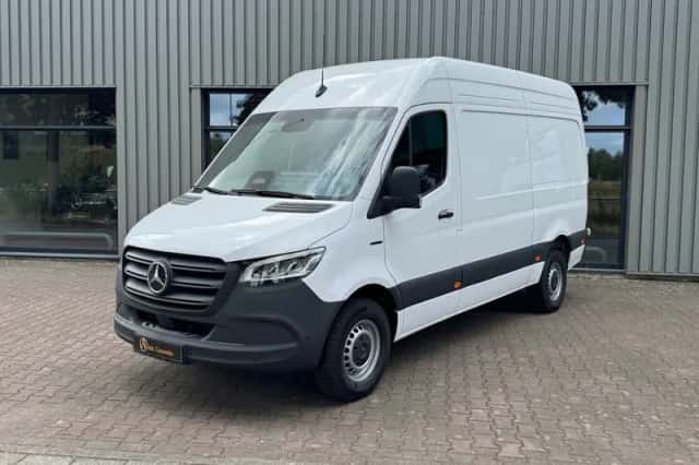Mercedes-Benz eSprinter (2025) thumbnail 1