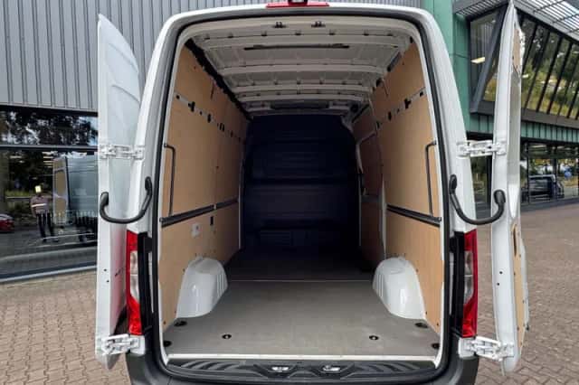 Mercedes-Benz eSprinter (2025) thumbnail 5