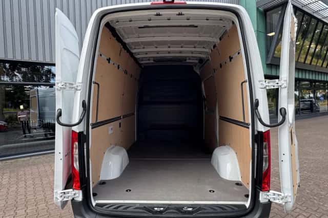 Mercedes-Benz eSprinter (2025) thumbnail 6