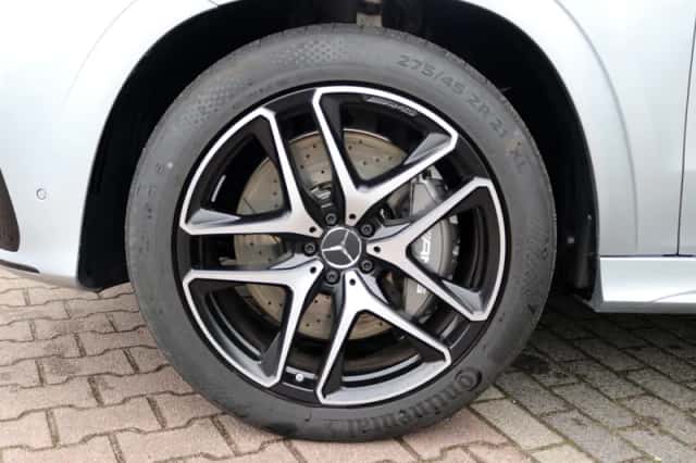 Mercedes-Benz GLE (2024) thumbnail 4
