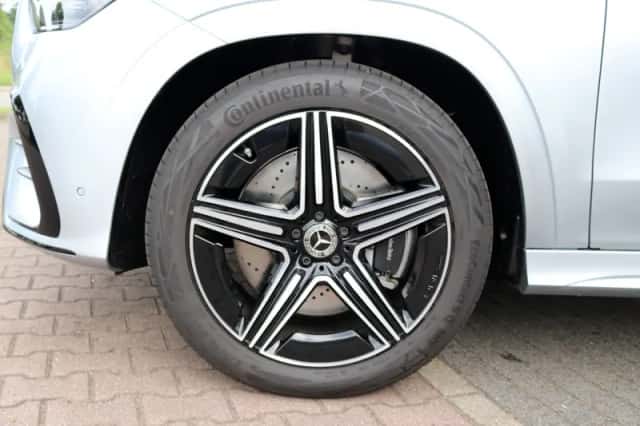 Mercedes-Benz GLE (2025) thumbnail 4