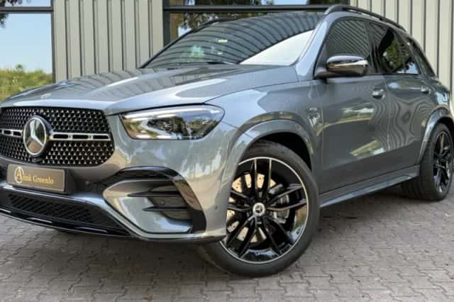 Mercedes-Benz GLE (2025) thumbnail 1