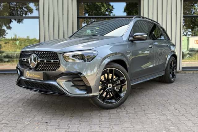 Mercedes-Benz GLE (2025) thumbnail 2