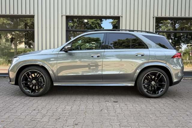 Mercedes-Benz GLE (2025) thumbnail 3