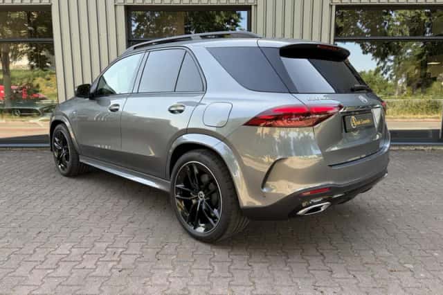 Mercedes-Benz GLE (2025) thumbnail 4