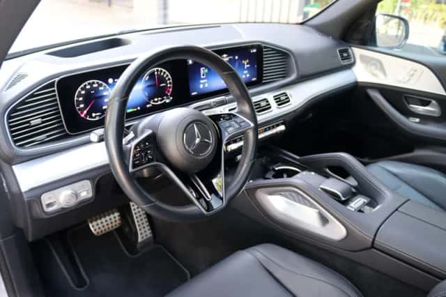 Mercedes-Benz GLE (2023) thumbnail 3