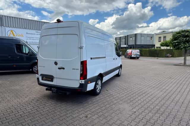 Mercedes-Benz Sprinter (2023) thumbnail 6