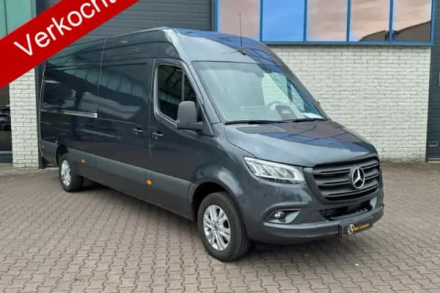 Mercedes-Benz Sprinter (2024) thumbnail 1