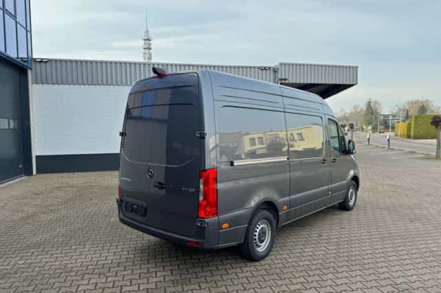 Mercedes-Benz Sprinter (2024) thumbnail 6