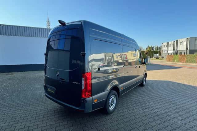 Mercedes-Benz Sprinter (2024) thumbnail 5