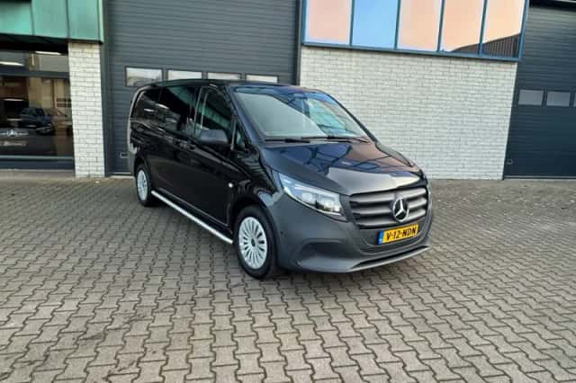 Mercedes-Benz Vito (2024) thumbnail 2