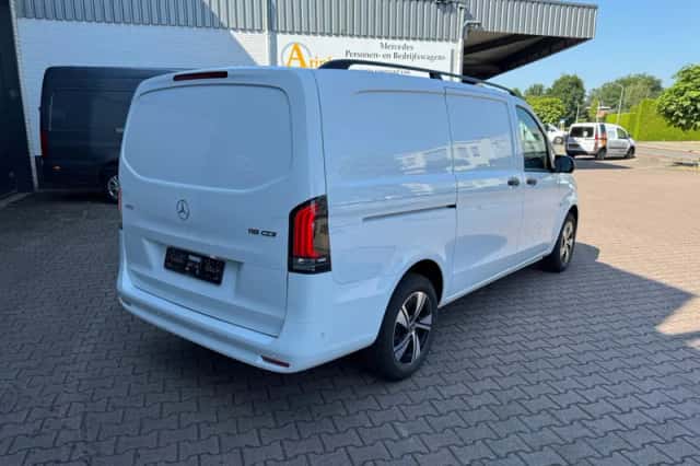 Mercedes-Benz Vito (2024) thumbnail 4