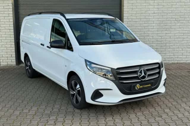 Mercedes-Benz Vito (2024) thumbnail 1