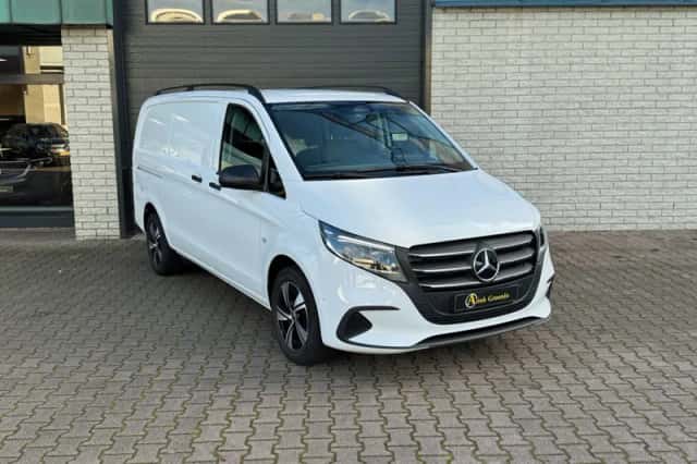 Mercedes-Benz Vito (2024) thumbnail 2