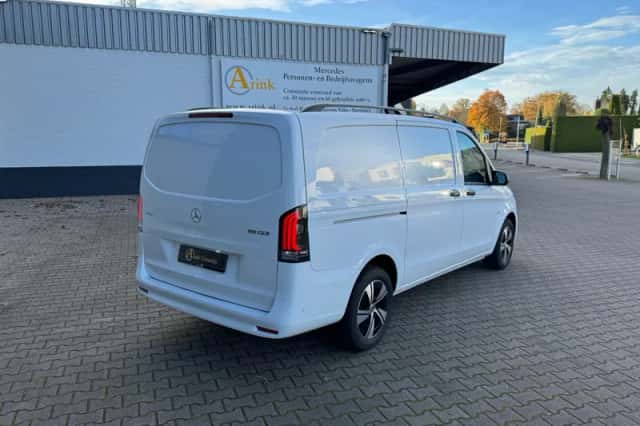 Mercedes-Benz Vito (2024) thumbnail 4
