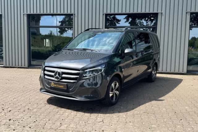 Mercedes-Benz Vito (2024) thumbnail 2