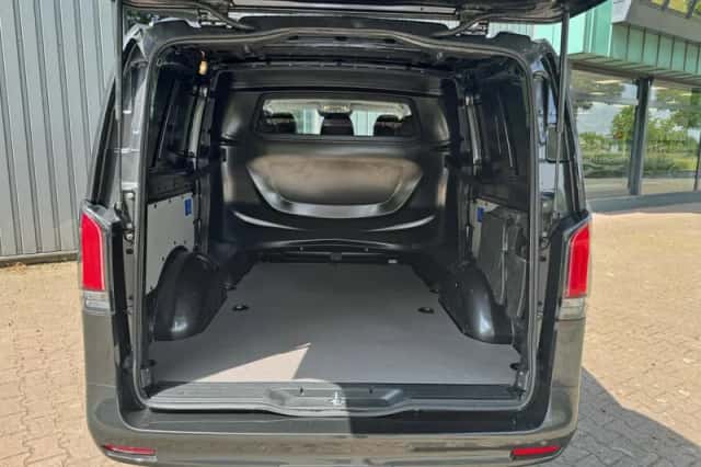 Mercedes-Benz Vito (2024) thumbnail 6