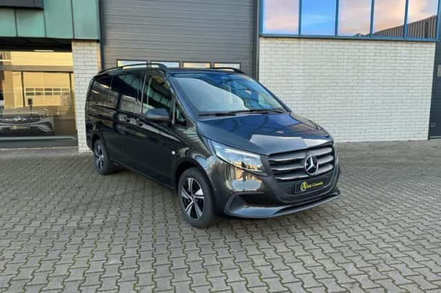 Mercedes-Benz Vito (2024) thumbnail 2