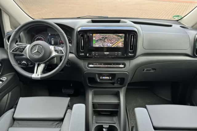 Mercedes-Benz Vito (2024) thumbnail 4