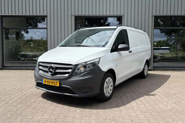 Mercedes-Benz Vito (2020) thumbnail 2