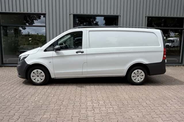 Mercedes-Benz Vito (2020) thumbnail 3