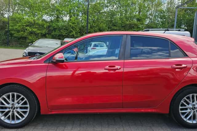 Kia Rio (2017) thumbnail 2