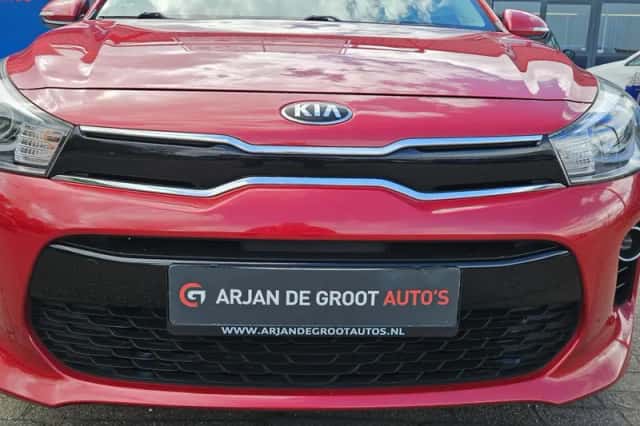 Kia Rio (2017) thumbnail 6