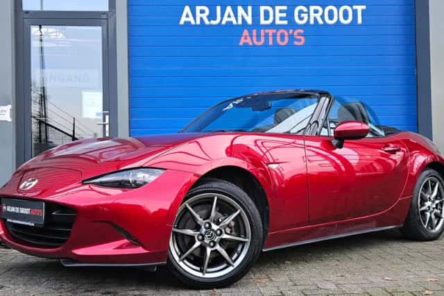 Mazda MX-5 (2023) thumbnail 1